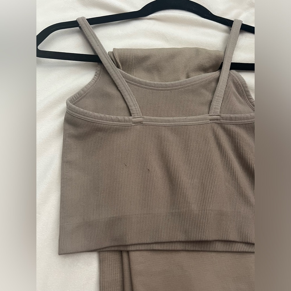 Set Active Activewear Set - Sand Color - Picture 4 of 4